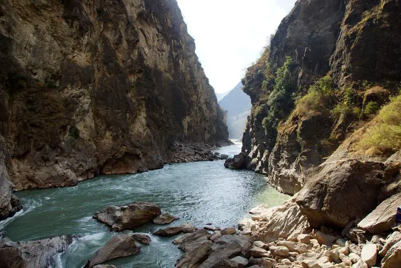 Tiger Leaping Gorge hutiaoxia near Lijiang, Yunnan Province, China