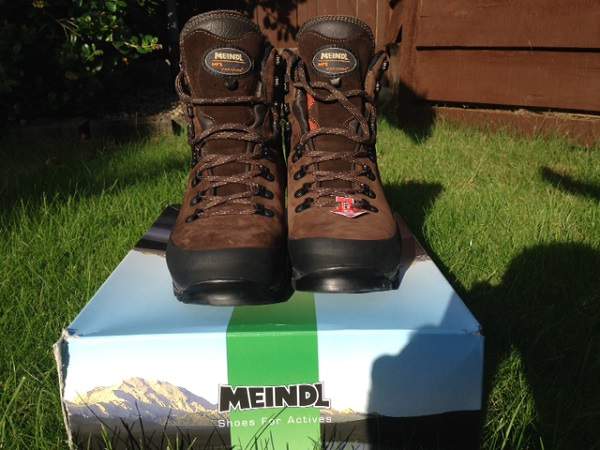 Meindl Vakuum GTX Hiking Boots for Men Out of the Box