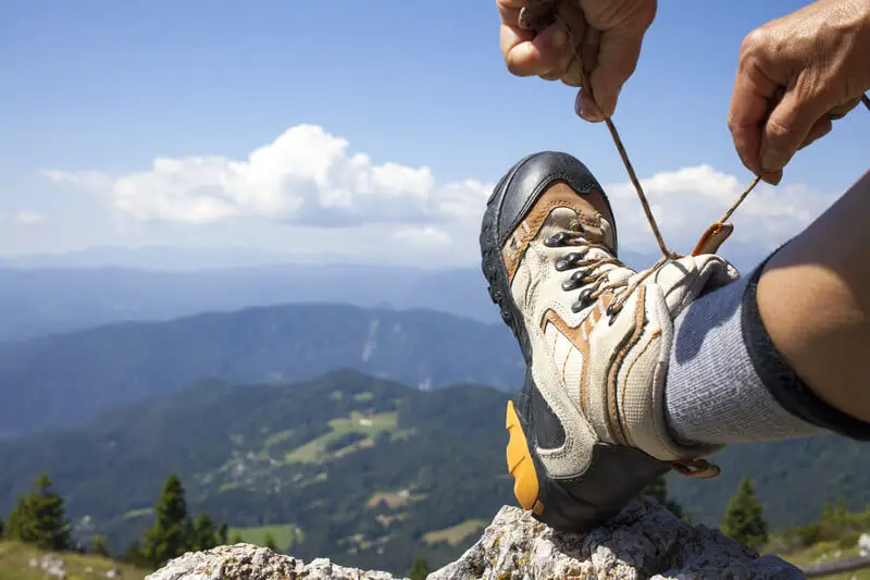 no tie hiking boots